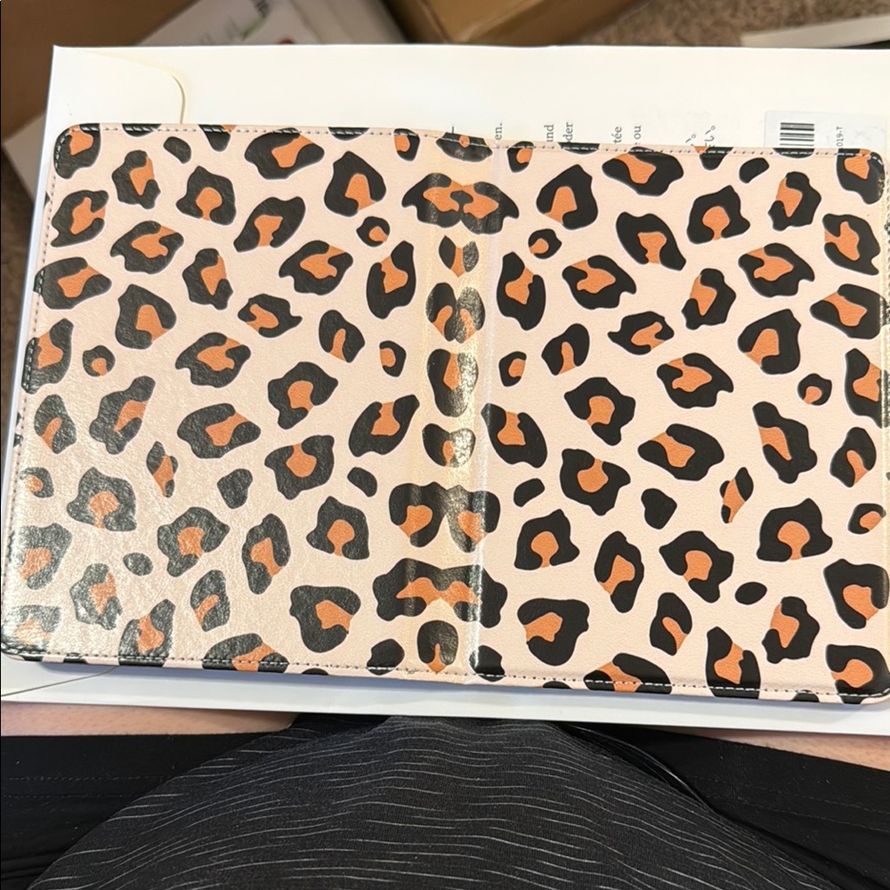 Leopard Print tablet case fits gen 11 kindle